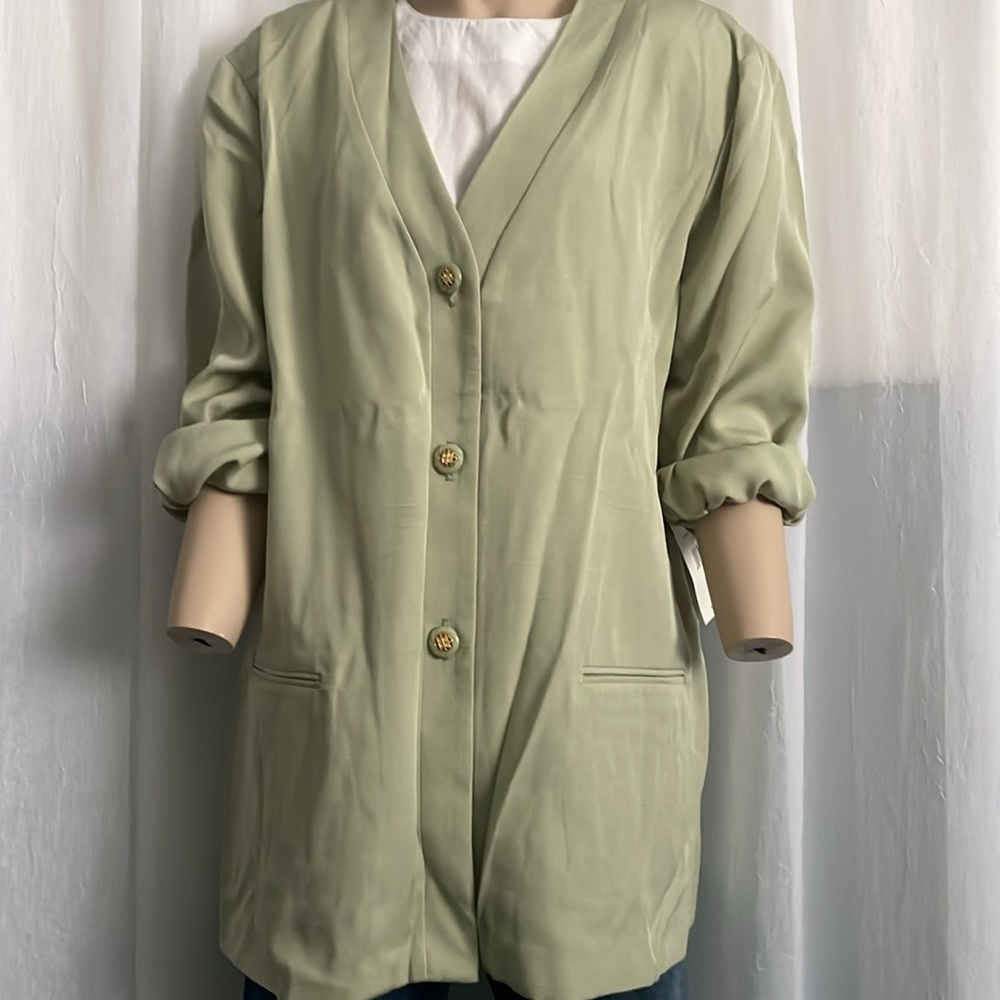 Alfred Dunner Women NWT Green Blazer Size 18 two front pockets as gold buttons! - Picture 2 of 8